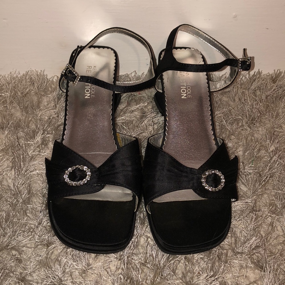 Girls low heels-size 3 1/2